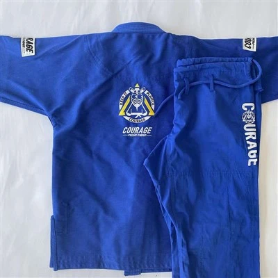 Blaue Judo-Gis
